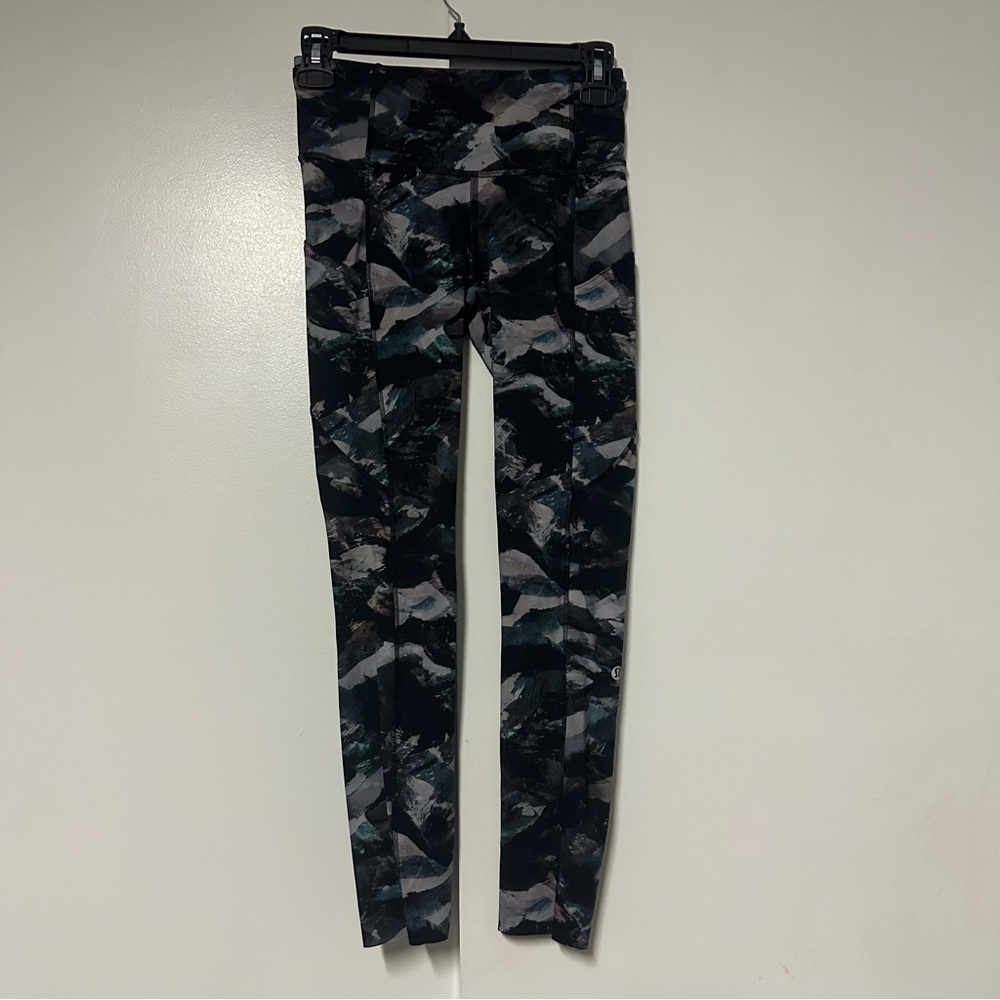 Lululemon Fast and Free Tight II 25” Non-Reflective Nulux* Size 4